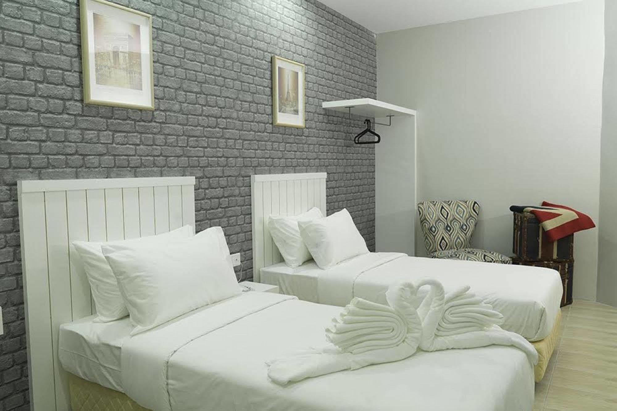 Lighthouse Hotel & Shortstay @ Damansara Uptown Petaling Jaya Bagian luar foto