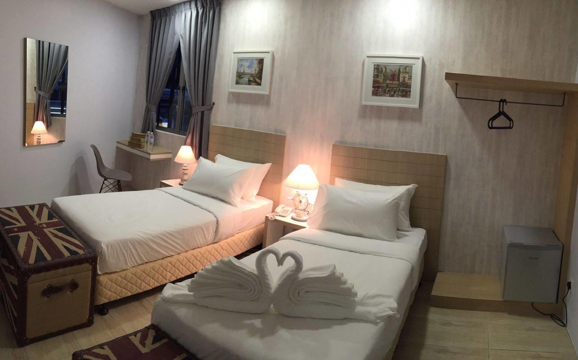 Lighthouse Hotel & Shortstay @ Damansara Uptown Petaling Jaya Bagian luar foto
