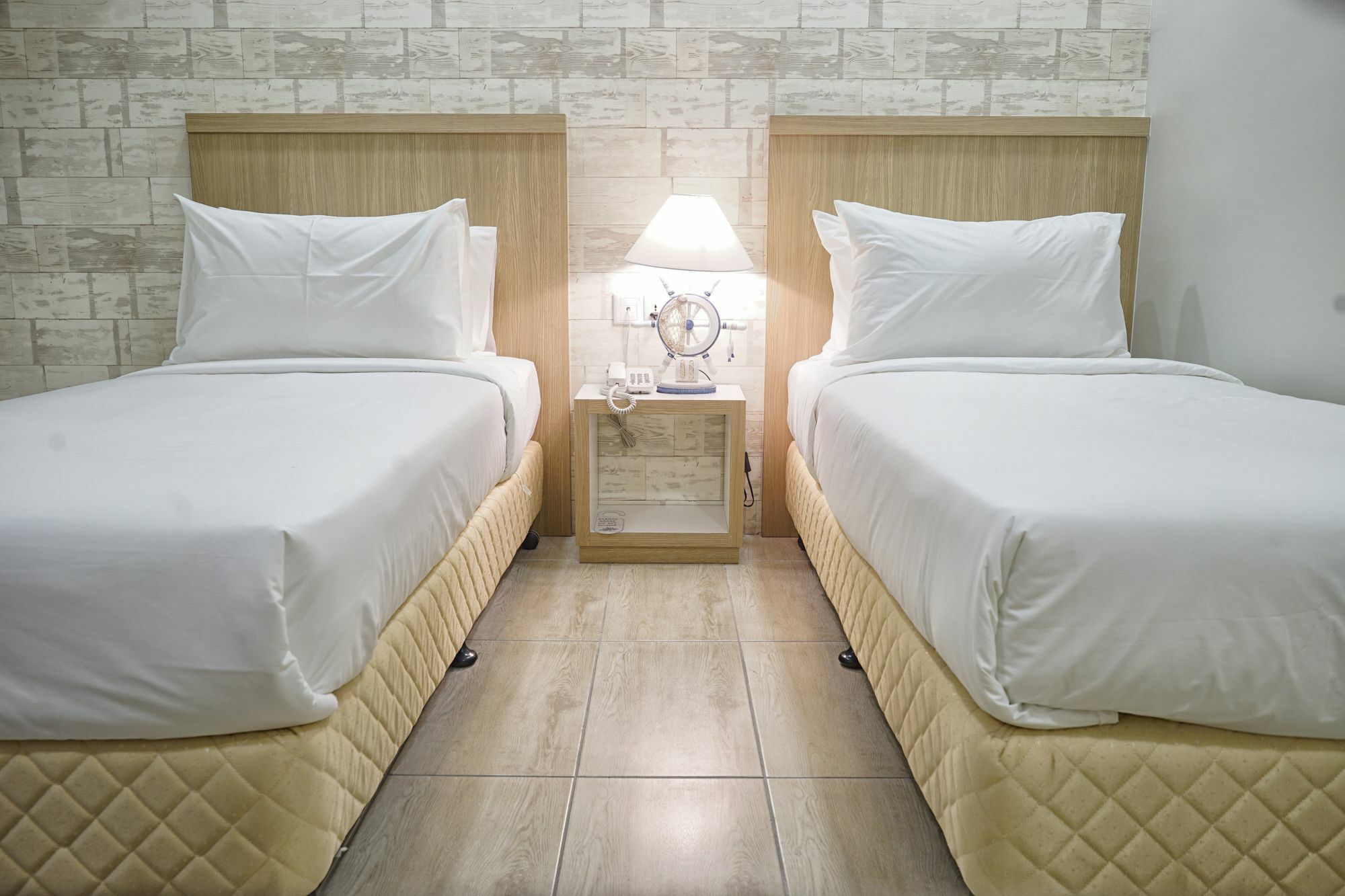 Lighthouse Hotel & Shortstay @ Damansara Uptown Petaling Jaya Bagian luar foto